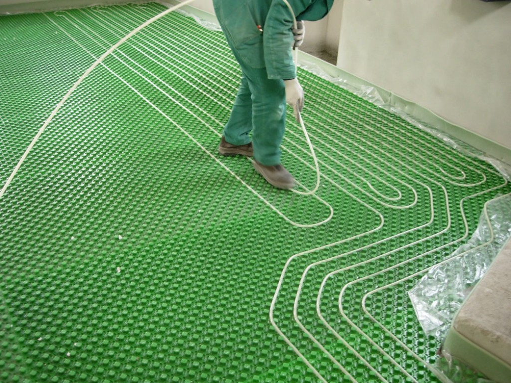 E´ meglio l´impianto di riscaldamento a pavimento o il classico ... Impianto di riscaldamento a pavimento elettrico